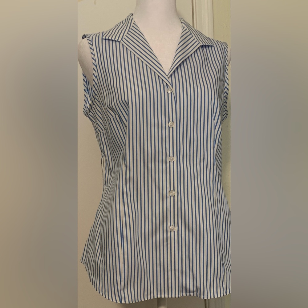 Jones New York Signature blue and white striped shirt size S